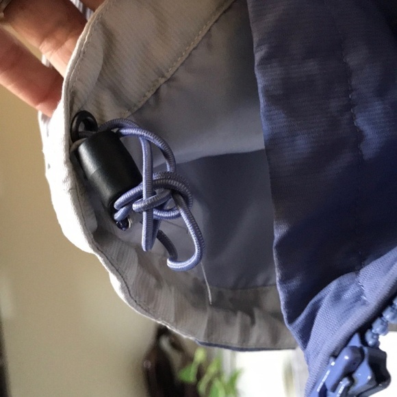 Columbia windbreaker/rain coat - Picture 8 of 8